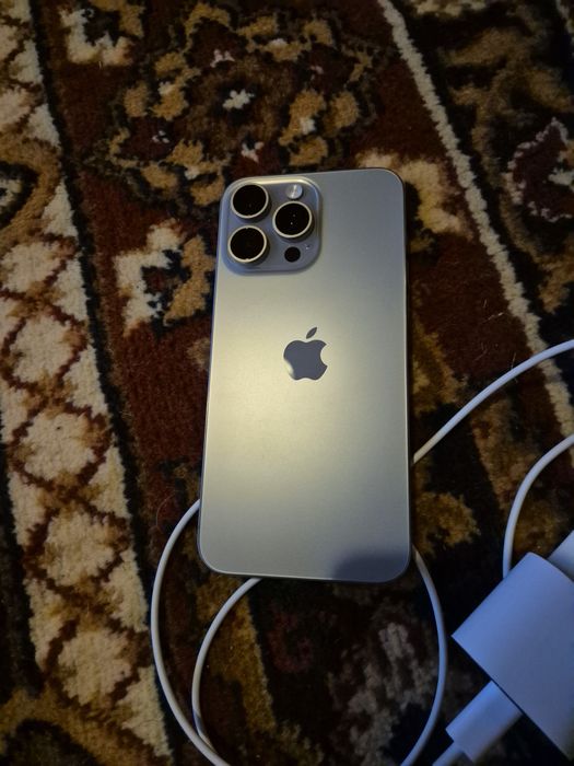 IPhone 15 pro 512 gb