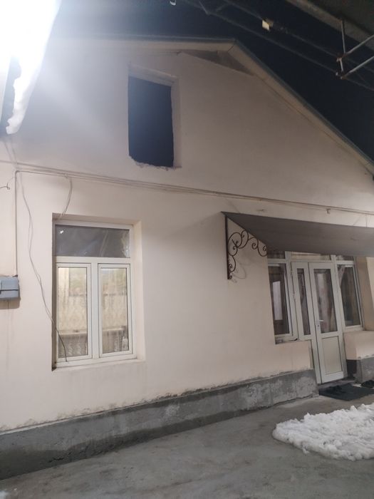 Hovli sotiladi srochna