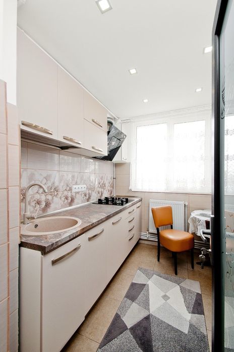 Vand apartament 3 camere