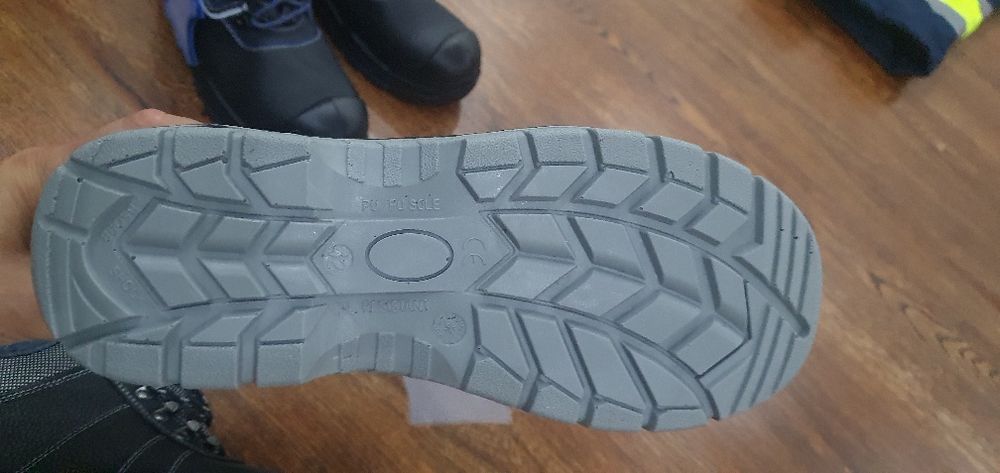 Спец одежда  продаётся