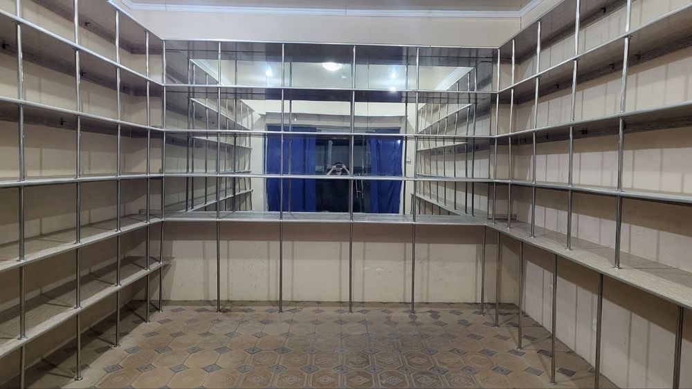 Yerqurg'on bozoridan Dukon sotiladi