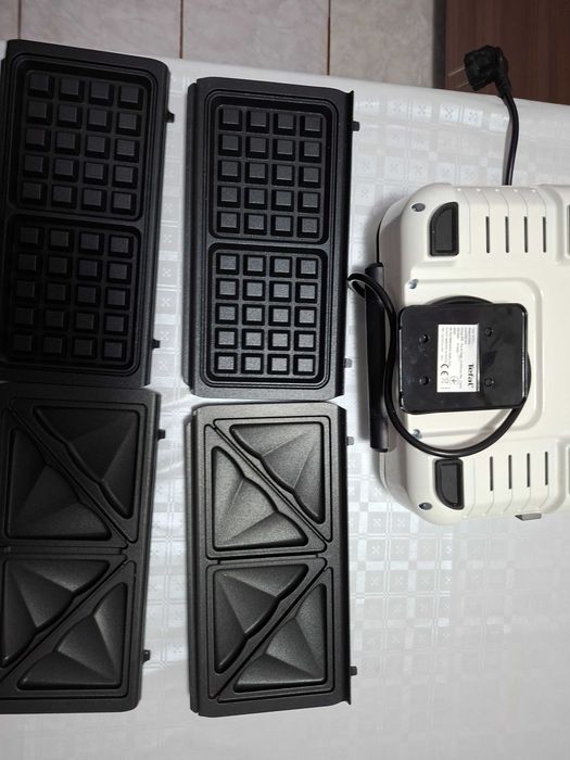 Set 2 tavite sandwick maker + set 2 tavite grofe Tefal