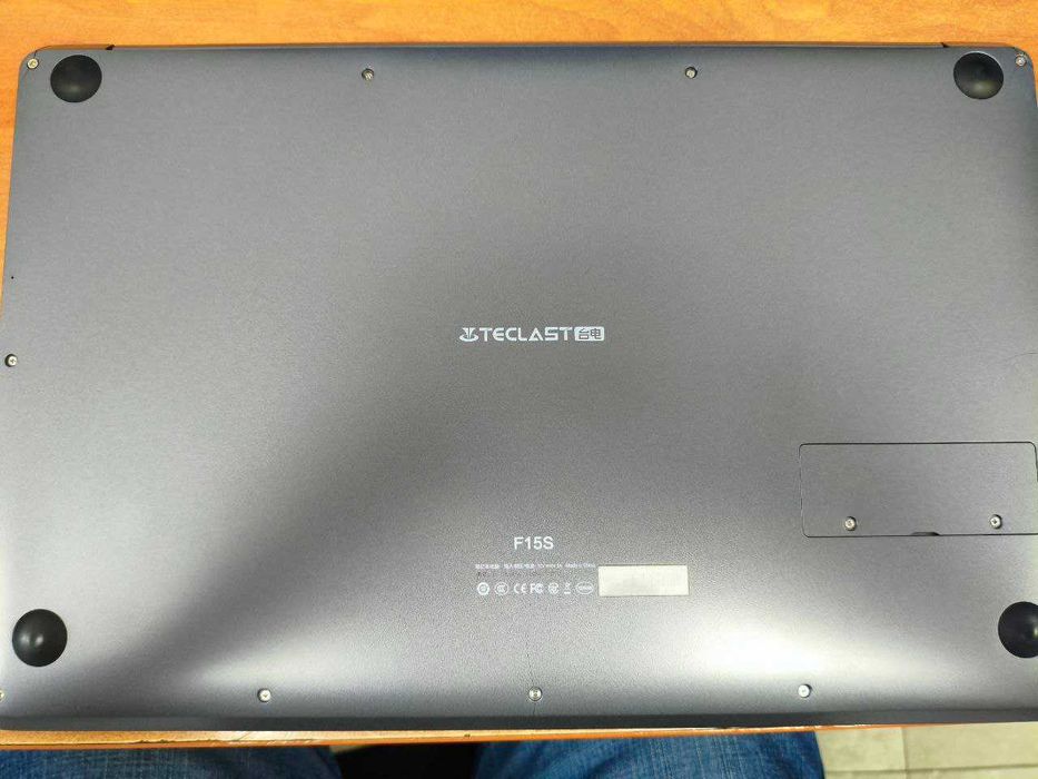 Teclast F15S 6/128 Не держит батарею.