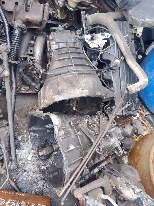 Продам каропку передачи на мерс 124 4 ступеа