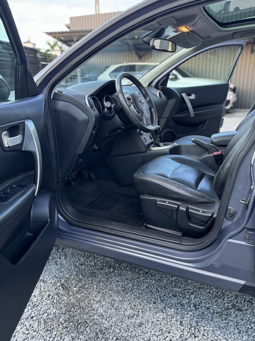 Nissan Qashqai 1.5 DCi carlig, panoramic, piele