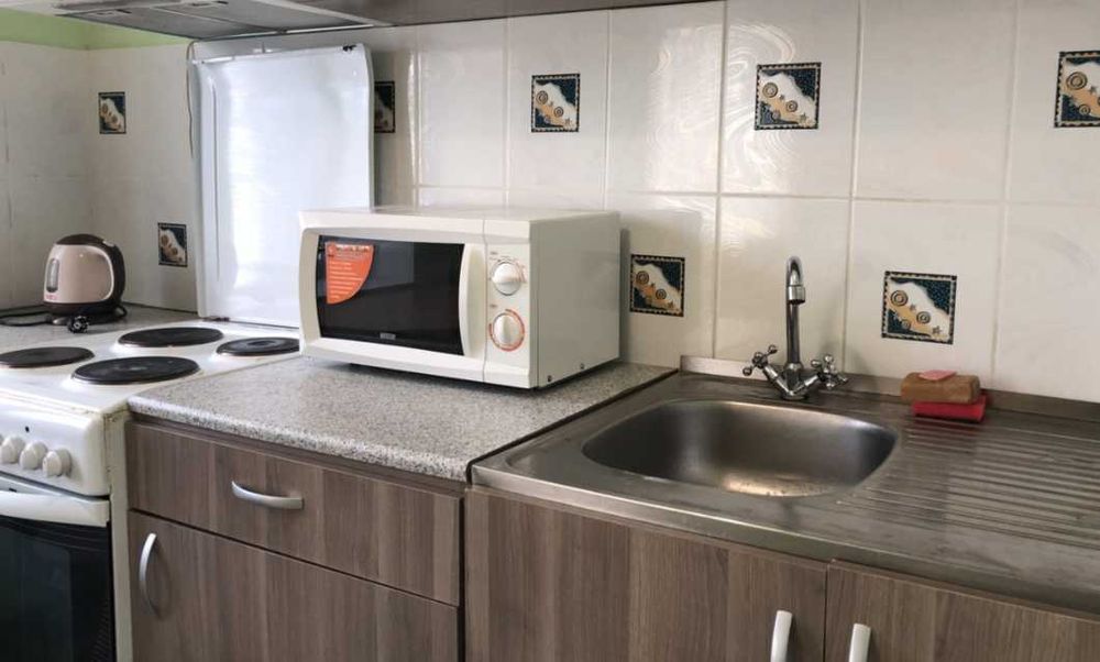 Дава се под наем Едностаен апартамент в Пловдив, Кършияка - 40 кв.м за 214.2 € - Снимка #2