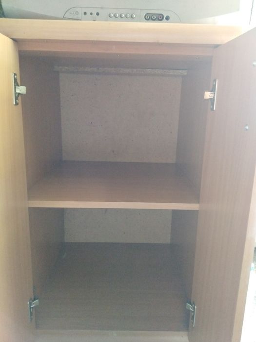 Продаю телевизор и шкаф