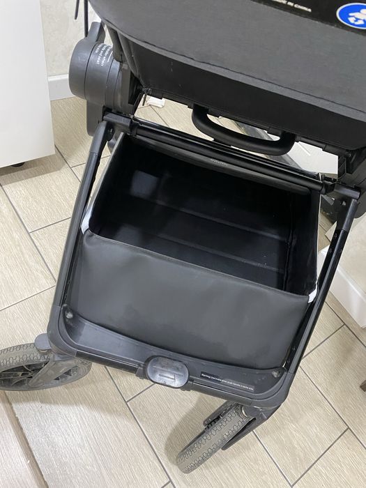 Продам универсальную коляску Kidilo 900