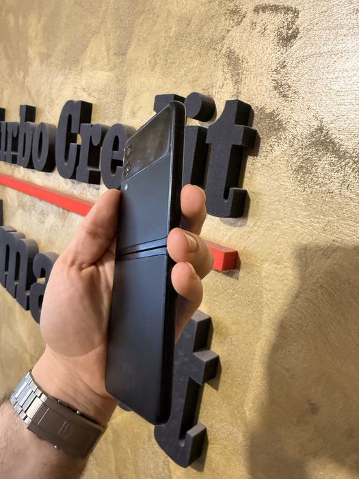 Samsung Galaxy Z Flip3 128GB 8GB RAM SM-F711B Duos