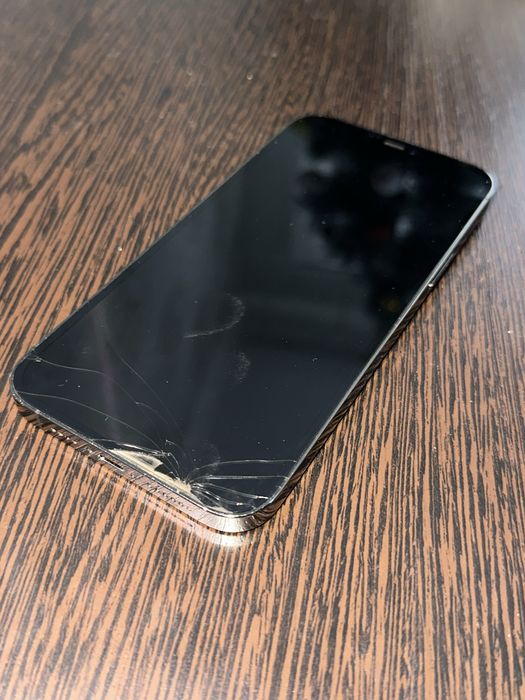 Продам айфон 12 про макс