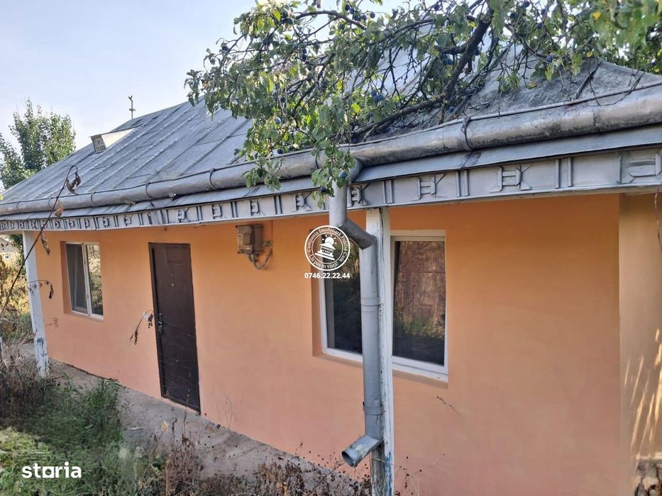 Casa  si teren 1688 mp de vanzare Iepureni