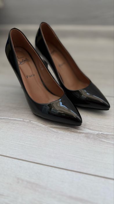 Продам туфли женские