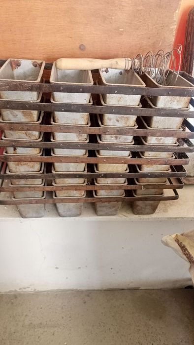 Pechka,rastoyka,buxonka qoliplar sotiladi