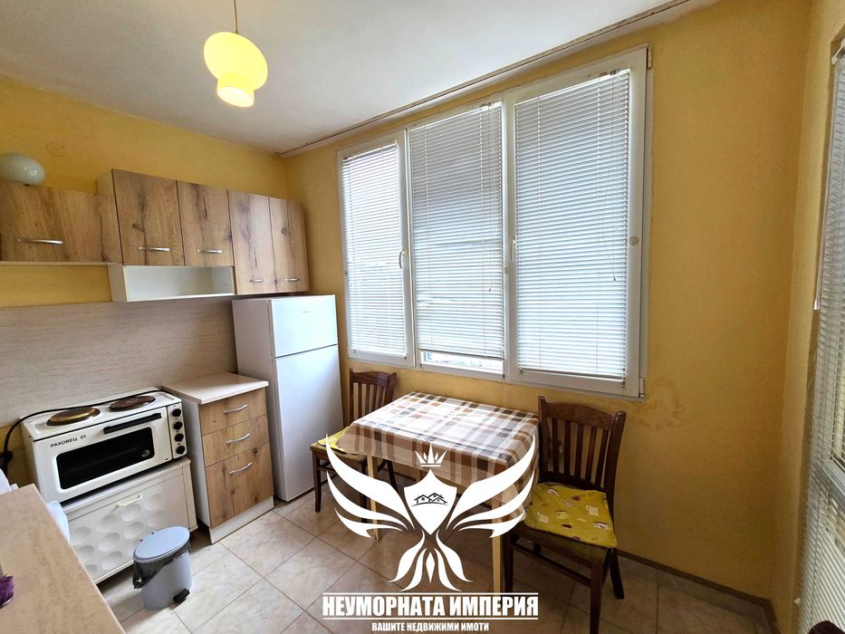 Продавам тристаен апартамент с площ от 62кв.м. на  8 етаж в гр.Асеновград кв.Запад