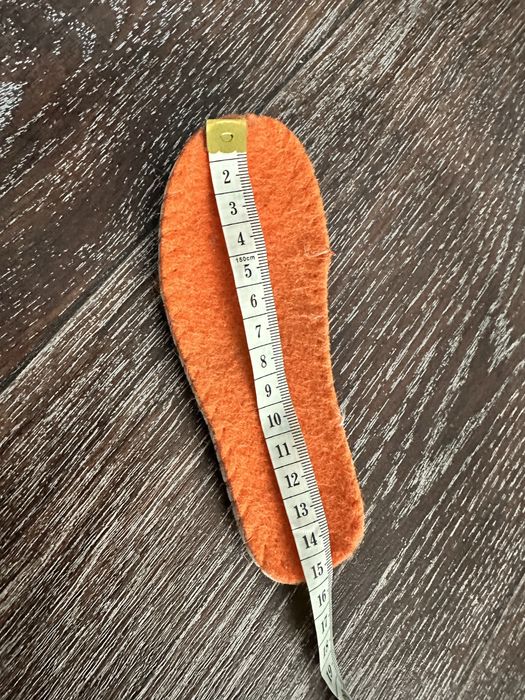 Продам детские ботинки