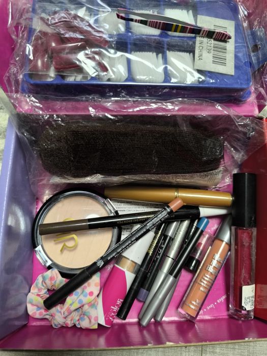 Цялата кутия за 20 лв