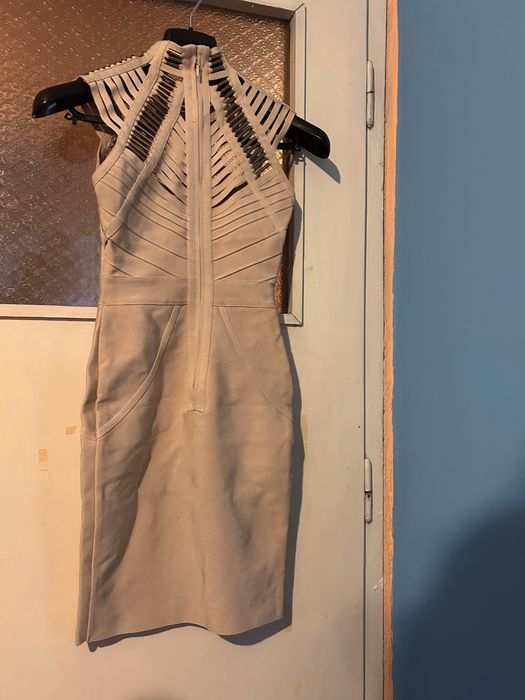 Официална рокля