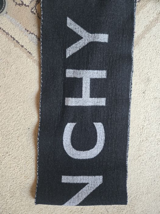Оригинален шал givenchy