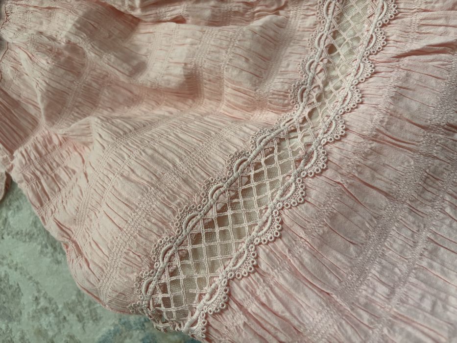 Той көйлектері сатылады.