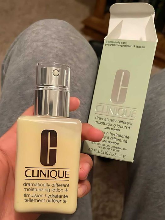 Clinique Moisturizing Lotion+ – yuz uchun chuqur namlantiruvchi losyon