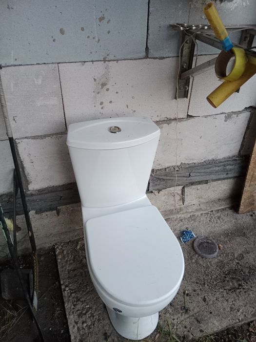 Унитаз  б/у белый