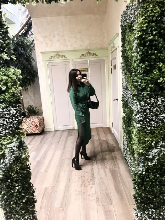 Зеленая двойка с юбкой