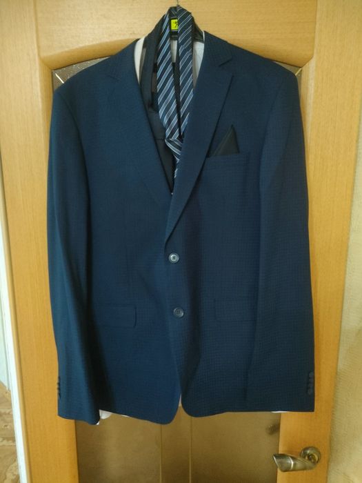 Продам костюм классический двойка