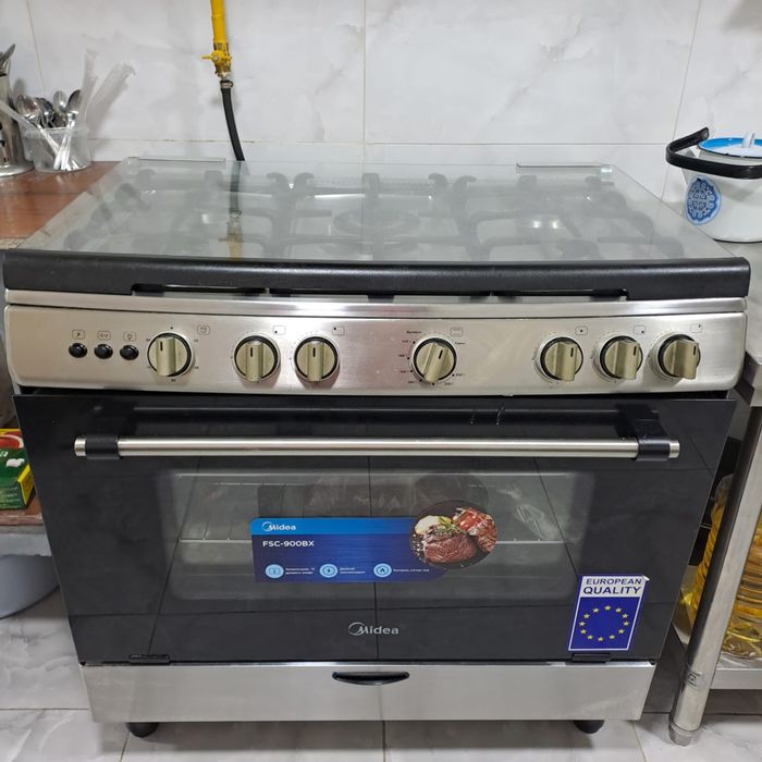 Газ плита с духовкой