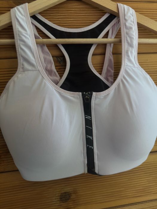 спортен сутиен Nike SHAPE ZIP BRA