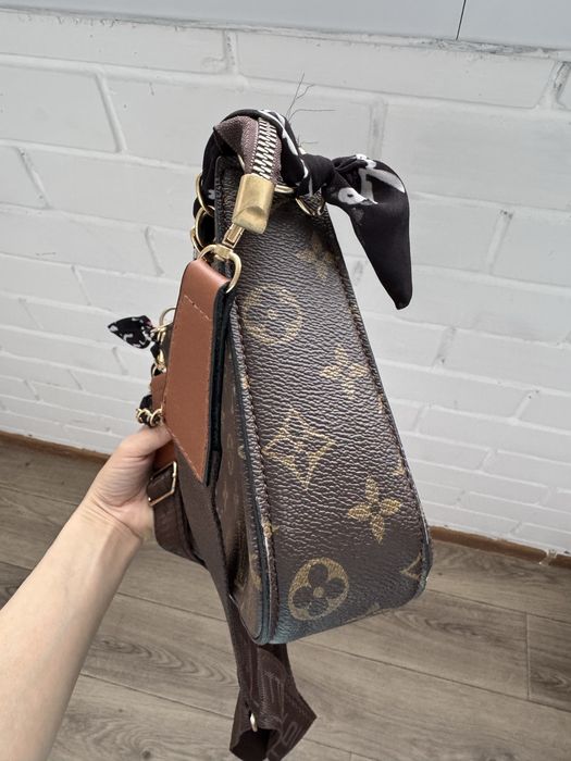 Продам сумочку LV