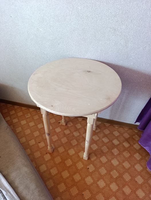 Продам круглый стол