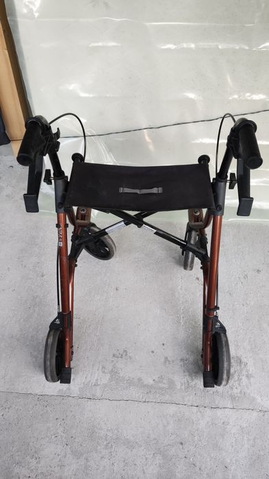 алуминиева проходилка ролатор