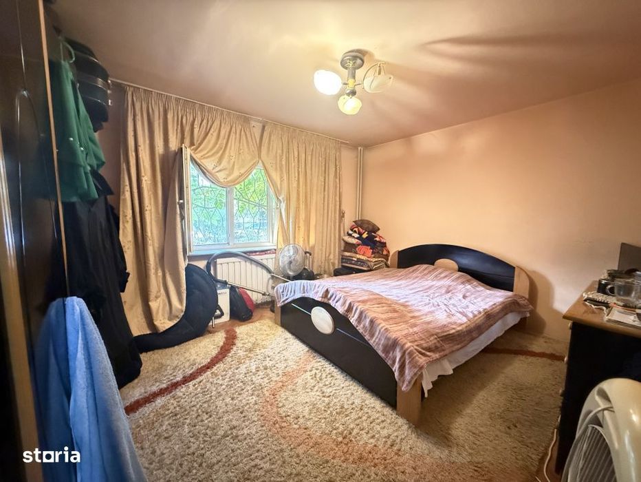 Apartament cu 3 camere, decomandat, 95 mp, parter - Girocului