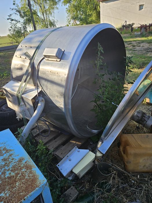 Tank de lapte trifazat