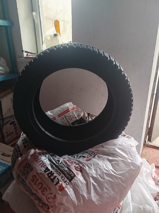 Зимние шины 225/50/17