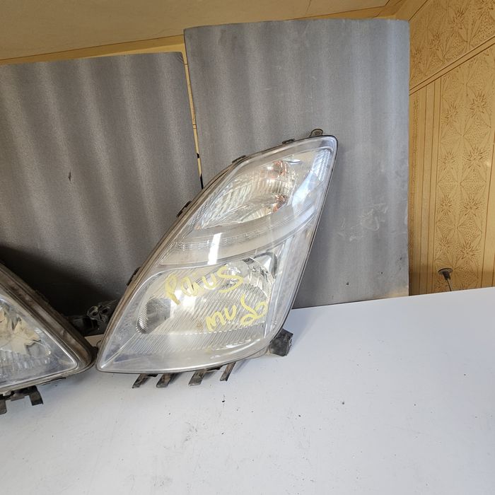 Оригинални фарове за Тойота  Toyota Prius