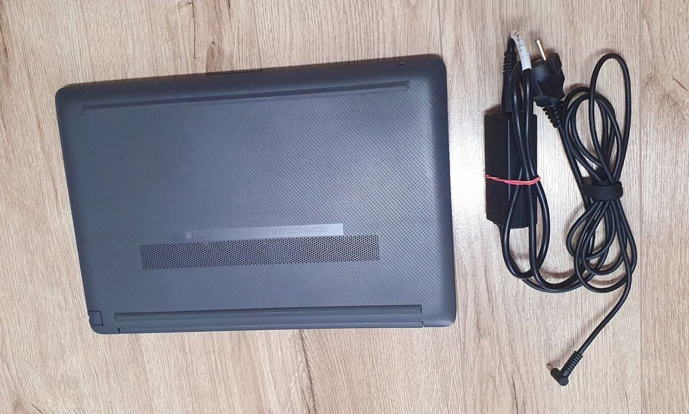Laptop HP 250 i5 1135G7, 8GB RAM, SSD 512GB, Iris Xe