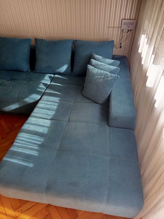 Диван с лежанка и функция сън