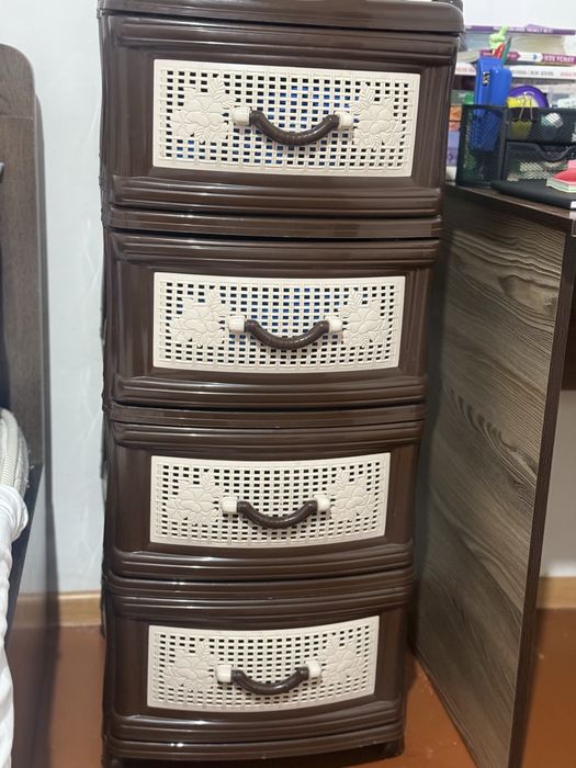 Пластмасовые тумбочки