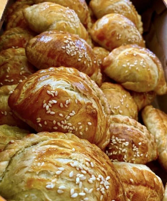 Самса 100 тенгеден.  Халял