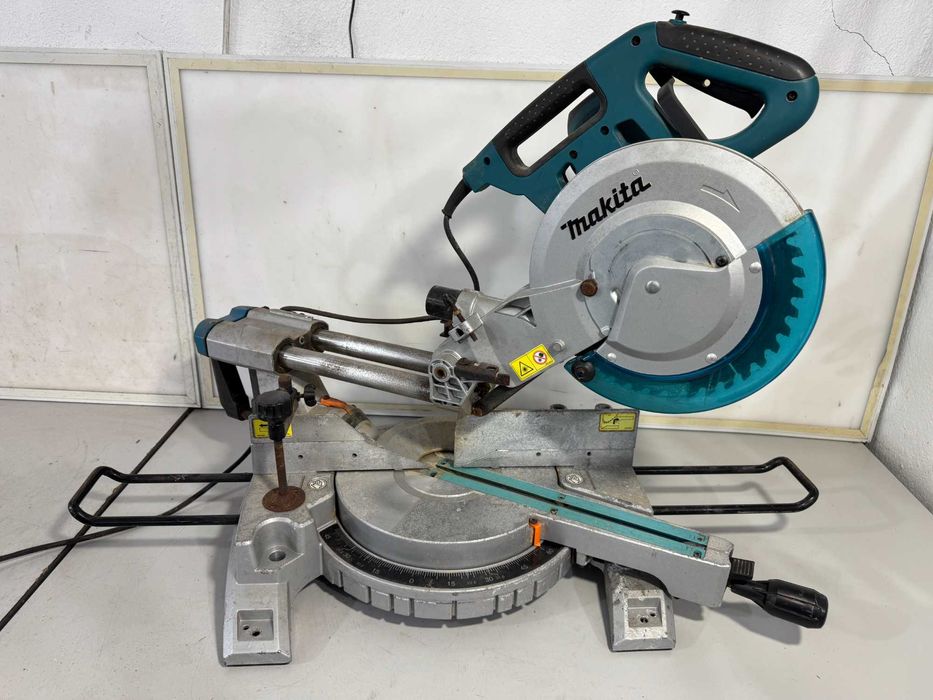 Циркуляр пендула - Makita 1430 W/260mm / LS1018L
