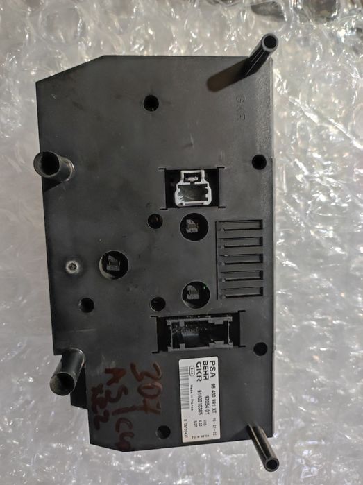 Панел-Дисплей на климатроник за Пежо-307