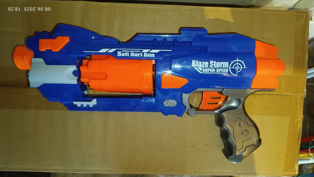 Намалени! Продавам лот от 7 бр. NERF детски пушки и пистолети.