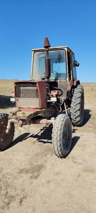 Traktor sotiladi