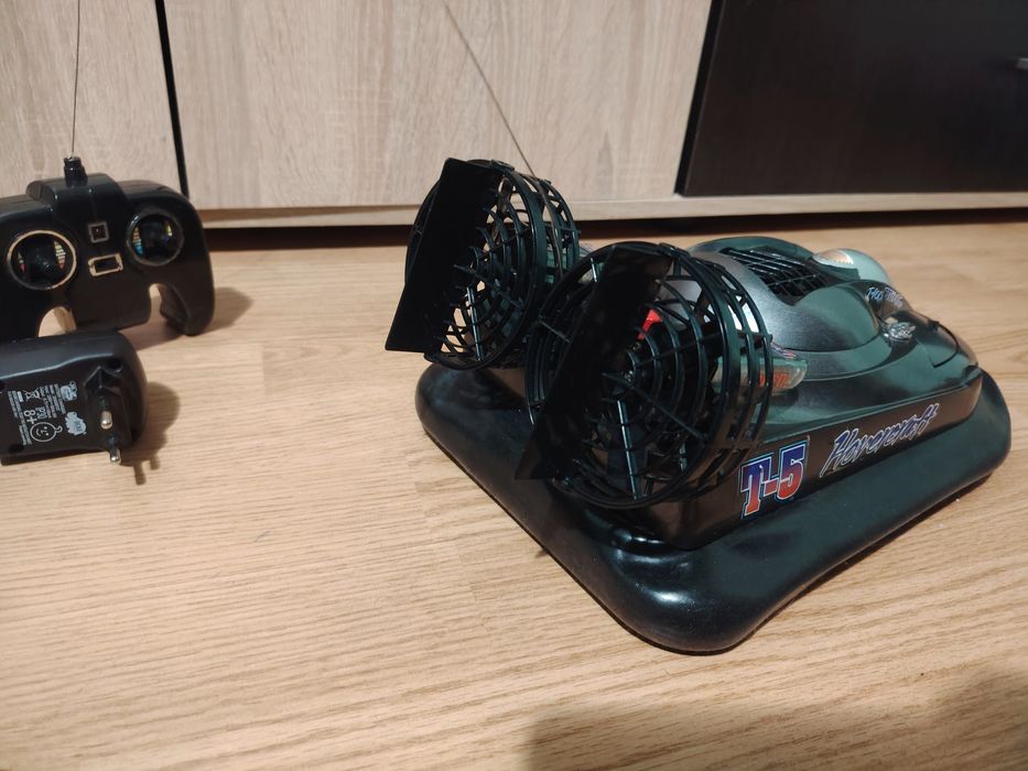 Hovercraft cu telecomanda
