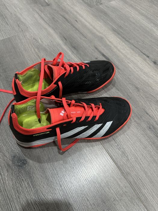 Продам сороконожки Адидас