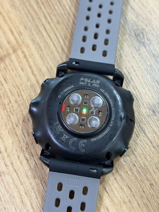 Часы Polar Grit X Pro