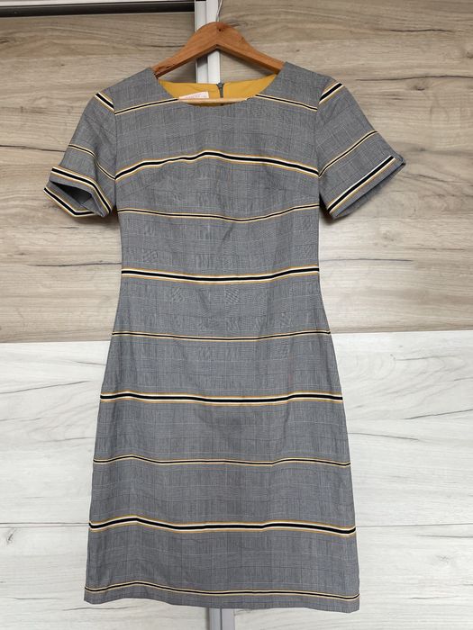 Дамска рокля с къс ръкав размер 36