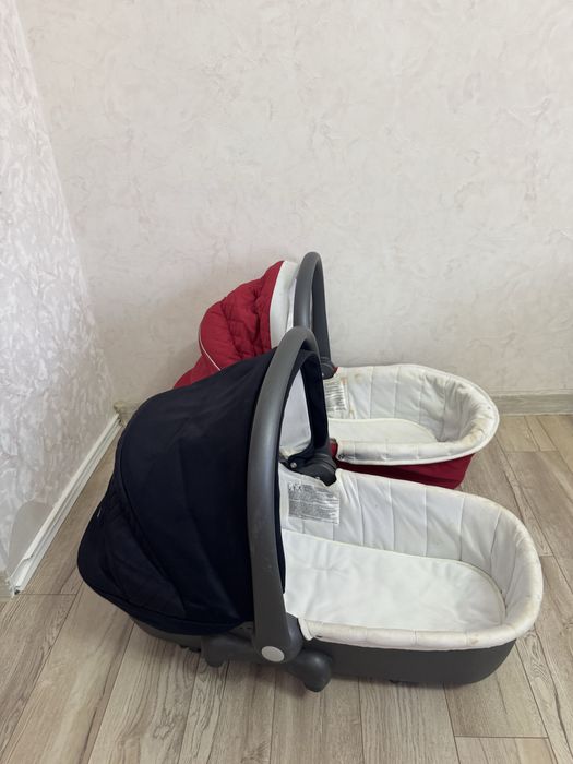 Коляска для двойни (близняшек)