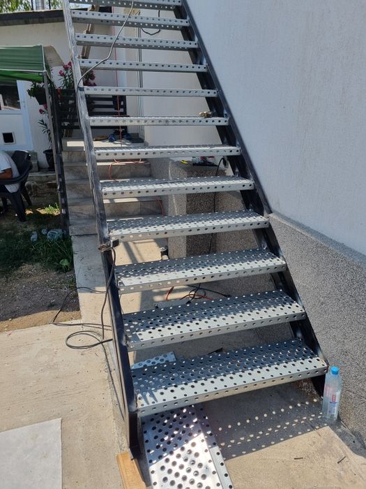 scări metalice galvanizate